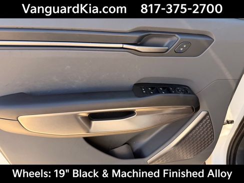 Certified 2024 Kia EV9 Light Long Range RWD image 17