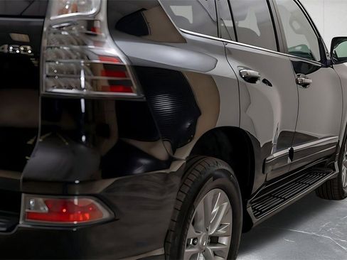 Used 2018 Lexus GX 460 image 12