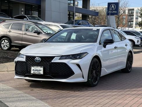 Used 2022 Toyota Avalon XSE w/ Carpet Mat Package (TMS) image 3