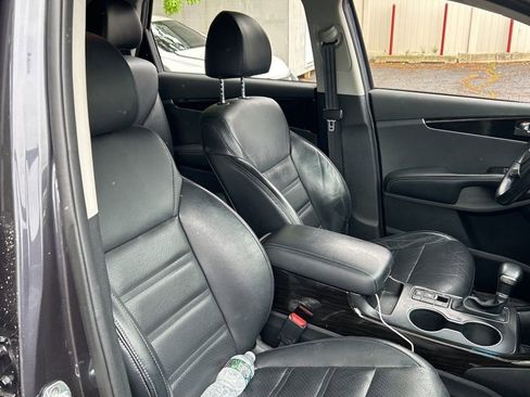 Used 2019 Kia Sorento EX AWD/4WD image 5