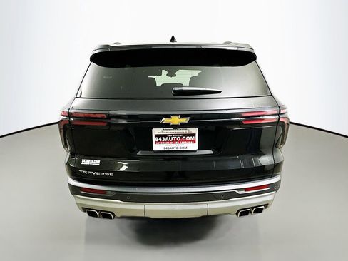 Used 2025 Chevrolet Traverse LT image 6