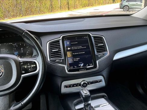 Used 2018 Volvo XC90 T6 Momentum w/ Convenience Package AWD/4WD image 6