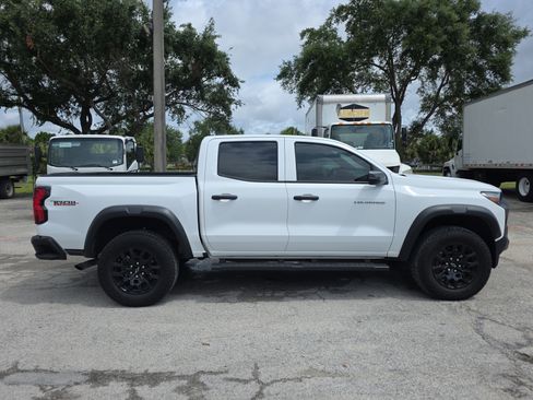 Used 2025 Chevrolet Colorado Trail Boss AWD/4WD image 8
