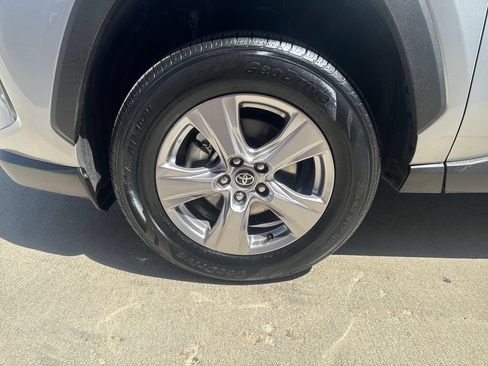 Certified 2025 Toyota RAV4 XLE AWD/4WD image 27