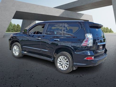 Used 2019 Lexus GX 460 image 6