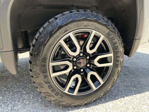 Used 2025 GMC Sierra 1500 AT4 w/ AT4 Premium Package image 30