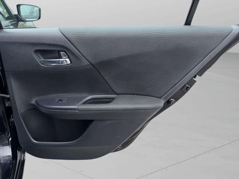 Used 2017 Honda Accord LX image 18