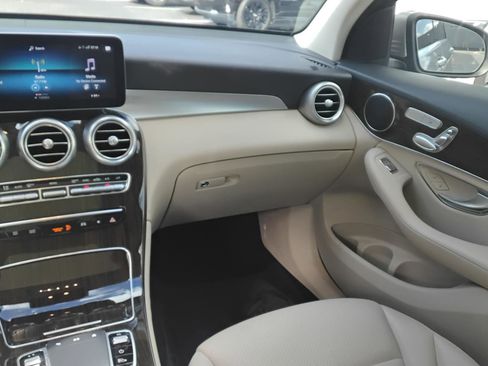 Used 2022 Mercedes-Benz GLC 300 image 23