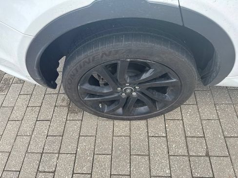 Used 2018 Land Rover Discovery Sport HSE AWD/4WD image 11