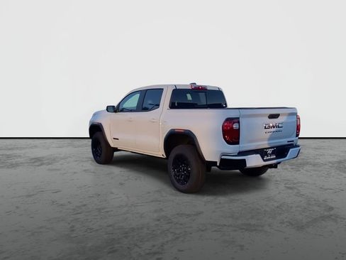 New 2026 GMC Canyon Elevation w/ LPO, Black Badging Package RWD image 6