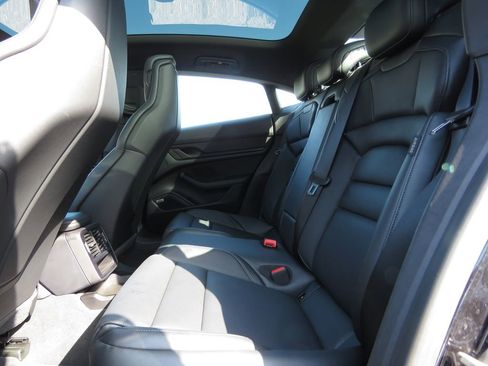 Used 2024 Porsche Taycan image 20