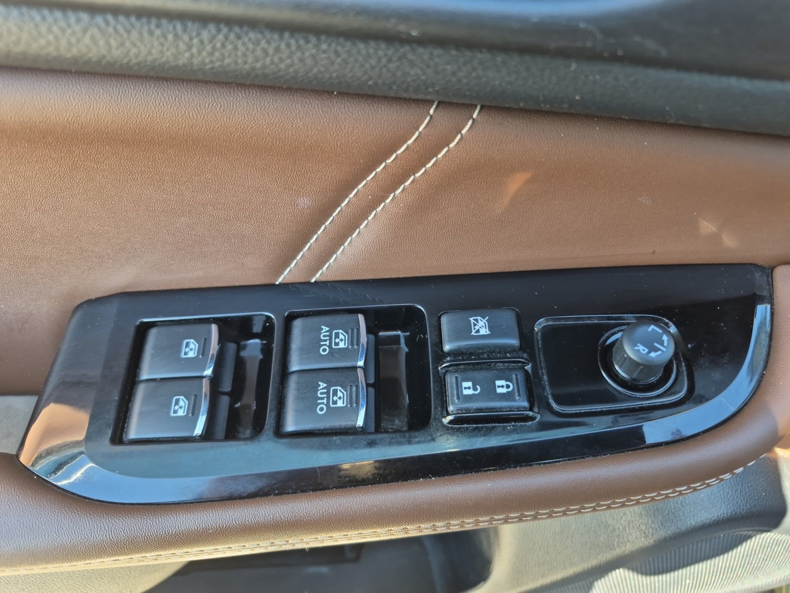Used 2017 Subaru Outback 3.6R Touring w/ Popular Package #5A AWD/4WD image 15