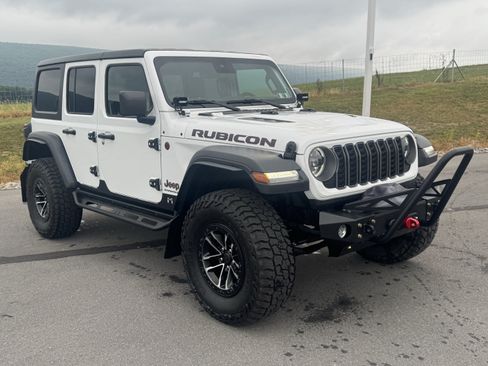 Used 2025 Jeep Wrangler Unlimited Rubicon w/ XTREMEE 35" Tire Package AWD/4WD image 1