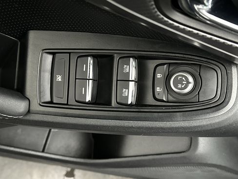 Used 2021 Subaru Impreza 2.0i Limited image 18