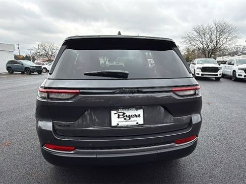 New 2026 Jeep Grand Cherokee Laredo image 32