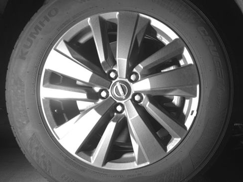 Used 2025 Nissan Pathfinder SV image 12