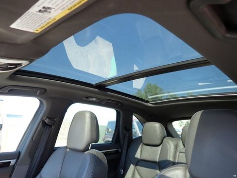 Used 2015 Porsche Cayenne Diesel w/ Premium Plus Package AWD/4WD image 10