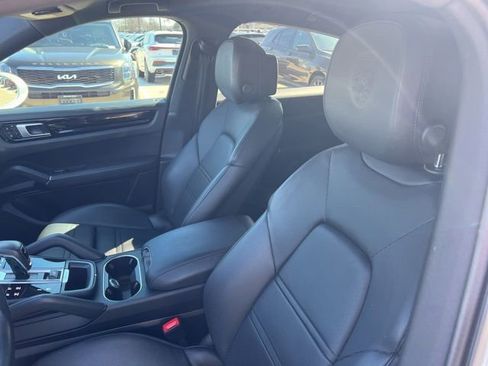 Used 2021 Porsche Cayenne Base image 7