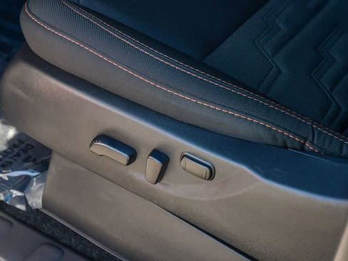 Used 2025 Nissan Frontier Pro-X image 26