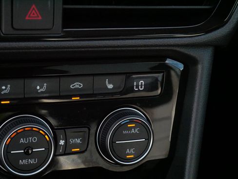 Certified 2023 Volkswagen Taos SEL AWD/4WD image 29