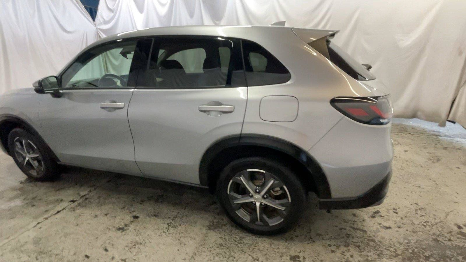 Used 2024 Honda HR-V EX-L image 10