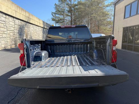 Used 2021 Chevrolet Silverado 1500 LT AWD/4WD image 34