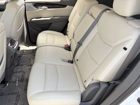 Certified 2023 Cadillac XT6 Premium Luxury w/ Technology Package FWD image 18