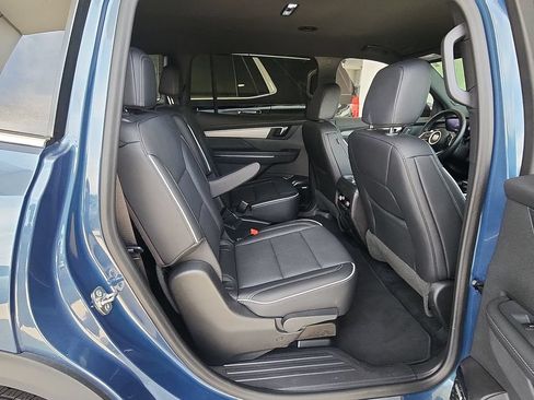 Certified 2025 Buick Enclave Preferred FWD image 27