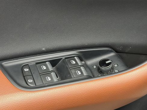 Used 2021 Audi Q8 Premium Plus AWD/4WD image 7