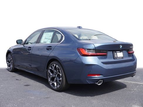 New 2025 BMW 330i Sedan w/ Premium Package image 28