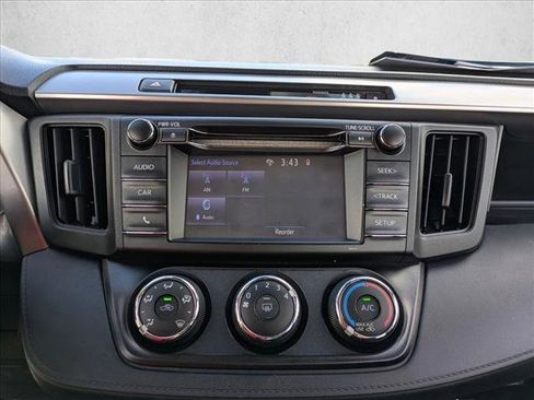 Used 2018 Toyota RAV4 LE image 14