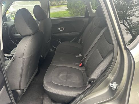 Used 2014 Kia Soul FWD image 11