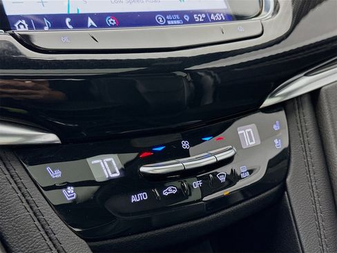 Used 2023 Cadillac XT6 Sport w/ Technology Package image 17