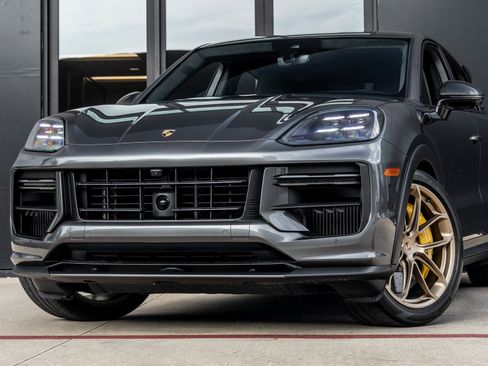 Certified 2025 Porsche Cayenne Turbo GT image 7