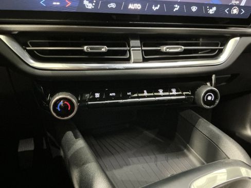 New 2026 Chevrolet Equinox EV LT image 29