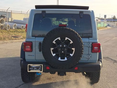 Used 2024 Jeep Wrangler Unlimited Rubicon 4xe w/ Capability Package image 12