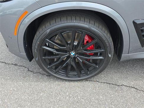 New 2026 BMW X5 xDrive40i w/ M Sport Package AWD/4WD image 11