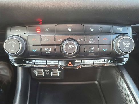 Used 2022 Dodge Durango GT image 28