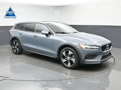 Used 2022 Volvo V60 T5 Cross Country