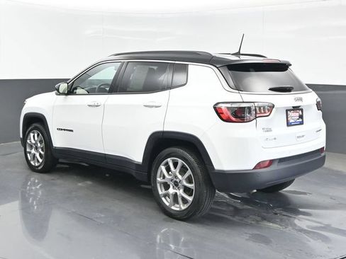 Used 2025 Jeep Compass Limited AWD/4WD image 3