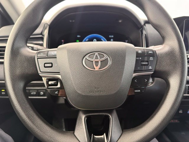 Used 2025 Toyota Camry LE FWD image 36