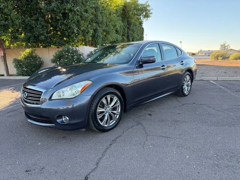 Used 2011 INFINITI M37 w/ Premium Pkg image 4