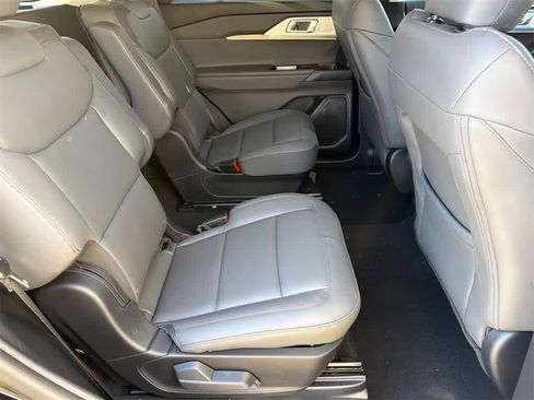 New 2026 Ford Explorer Active w/ Active Comfort Package image 13