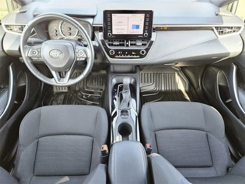 Used 2022 Toyota Corolla SE image 9