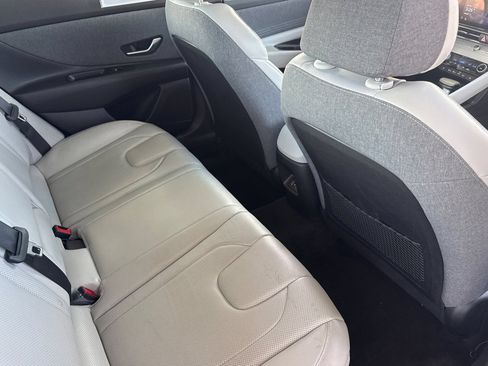 Used 2025 Hyundai Elantra Limited FWD image 22