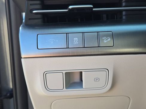 Used 2024 Hyundai Kona SEL FWD image 28