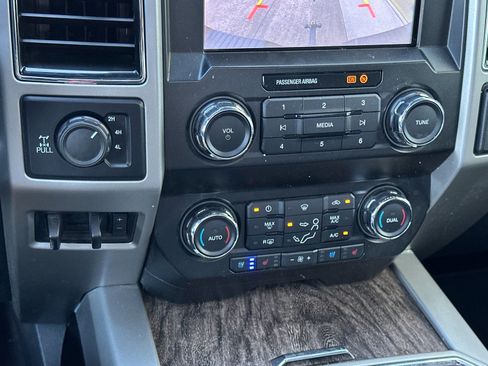 Used 2019 Ford F350 Lariat w/ Lariat Ultimate Package AWD/4WD image 19