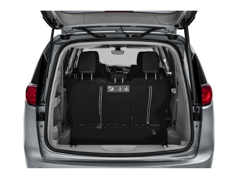 Used 2020 Chrysler Pacifica Touring-L FWD image 12
