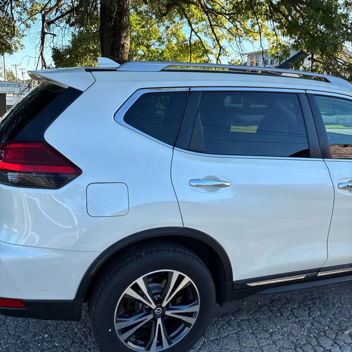 Used 2017 Nissan Rogue SL w/ SL Premium Package AWD/4WD image 9