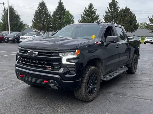 Used 2025 Chevrolet Silverado 1500 LT Trail Boss w/ Convenience Package II image 4
